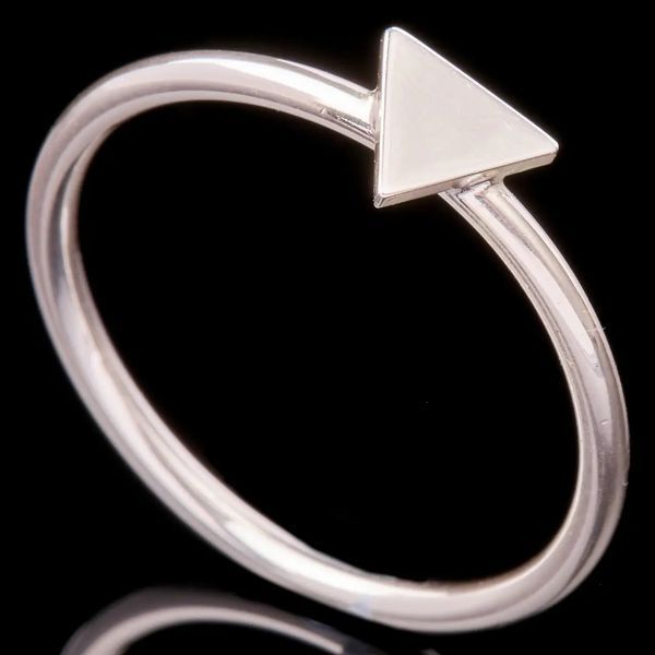 Серебряное кольцо минималистическое из серебра, кольцо с геометрической формой VL-120 фото